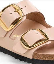 Lade das Bild in den Galerie-Viewer, Birkenstock Arizona Big Buckle Shine Beige 1026553
