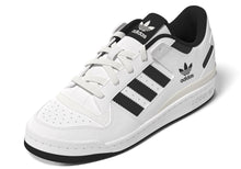 Lade das Bild in den Galerie-Viewer, Adidas Forum Low CL Sneaker White Black IH7918
