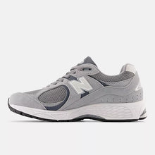 Lade das Bild in den Galerie-Viewer, New Balance 2002R ST Steel Lead
