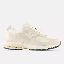 Lade das Bild in den Galerie-Viewer, New Balance 2002R CC Taupe Angora
