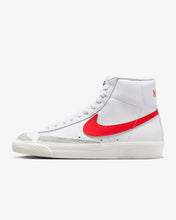 Lade das Bild in den Galerie-Viewer, Nike Blazer Mid ‘77 white habanerored CZ1055-101
