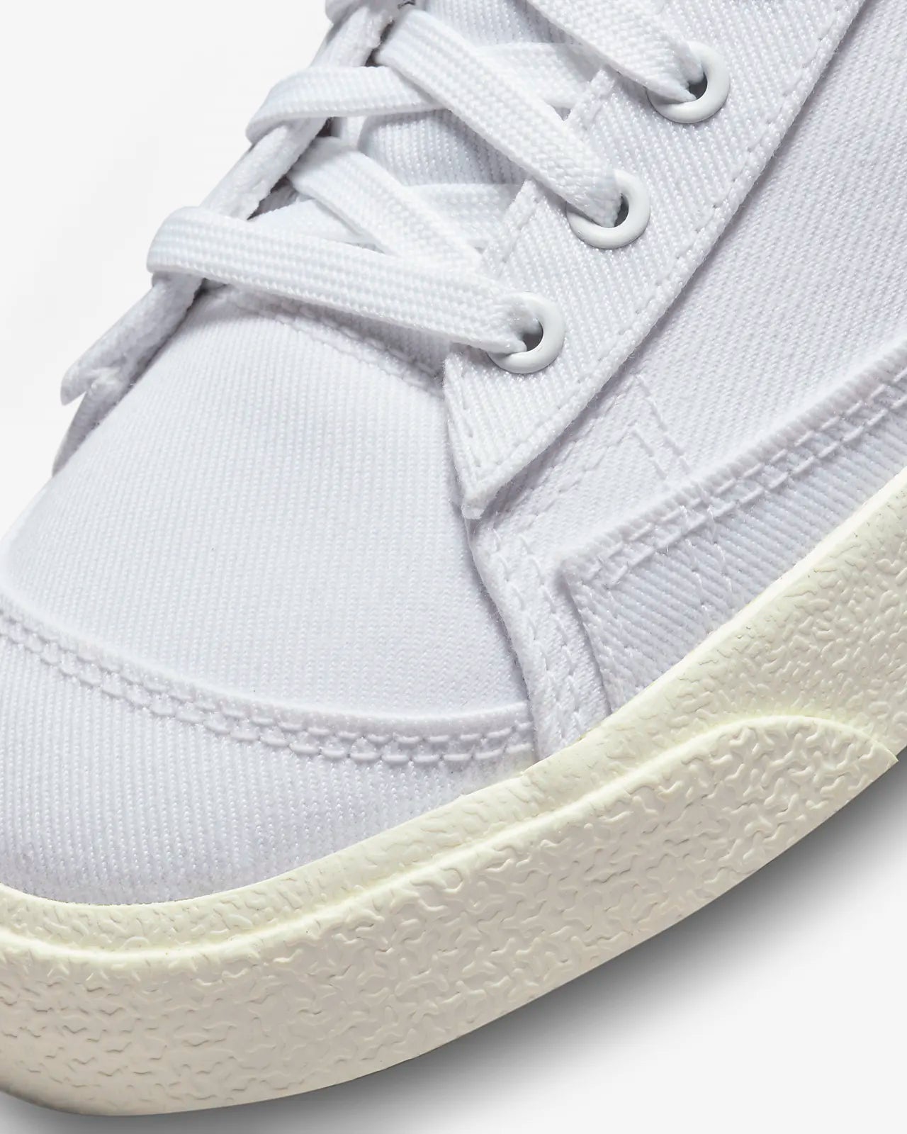 Nike Blazer Mid ‘77 white DX5550-100