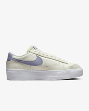 Lade das Bild in den Galerie-Viewer, Nike Blazer Low Platform sail indigo haze DJ0292-110
