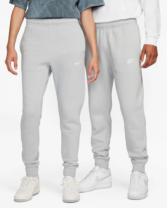 Nike Sportswear Club Jogginghose Fleece Light Smoke Grey BV2671-077