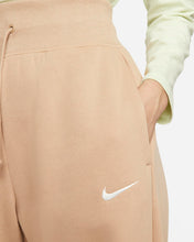 Lade das Bild in den Galerie-Viewer, Nike Sportswear Phoenix Fleece Jogginghose Hemp DQ5615-200
