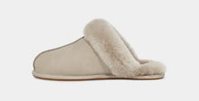 Lade das Bild in den Galerie-Viewer, UGG Scuffette II Hausschuh Goat 1106872
