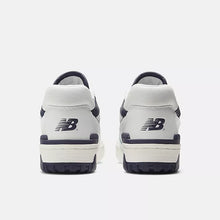 Lade das Bild in den Galerie-Viewer, New Balance BBW550BA White Dark Mercury
