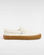 Lade das Bild in den Galerie-Viewer, Vans Classic Slip On Marshmallow Gum VN000BVZOVM
