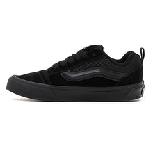 Lade das Bild in den Galerie-Viewer, VANS Knu Skool black VN0009QCBKA
