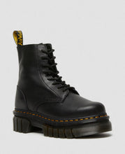 Lade das Bild in den Galerie-Viewer, Dr.Martens Audrick Nappa Lux Plateau Black 27149001
