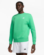 Lade das Bild in den Galerie-Viewer, Nike Sportswear Club Sweatshirt Fleece Spring Green BV2662-363
