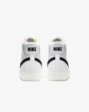 Lade das Bild in den Galerie-Viewer, Nike Blazer Mid ‘77 white black CZ1055-100

