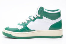 Lade das Bild in den Galerie-Viewer, Autry Action Shoes Sneaker Medalist Mid Women white green AUMWWB03
