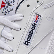 Lade das Bild in den Galerie-Viewer, Reebok Club C85 white navy AR0457
