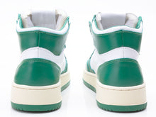 Lade das Bild in den Galerie-Viewer, Autry Action Shoes Sneaker Medalist Mid Men white green AUMMWB03
