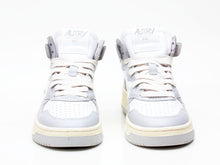 Lade das Bild in den Galerie-Viewer, Autry Action Shoes Sneaker Medalist Mid Women white vapor AUMWWB10
