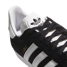 Lade das Bild in den Galerie-Viewer, Adidas Gazelle Sneaker black white BB5476
