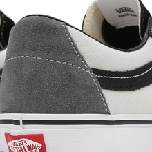 Lade das Bild in den Galerie-Viewer, VANS SK8 Low Colorblock drizzle truewhite VN0A4UUKB7L
