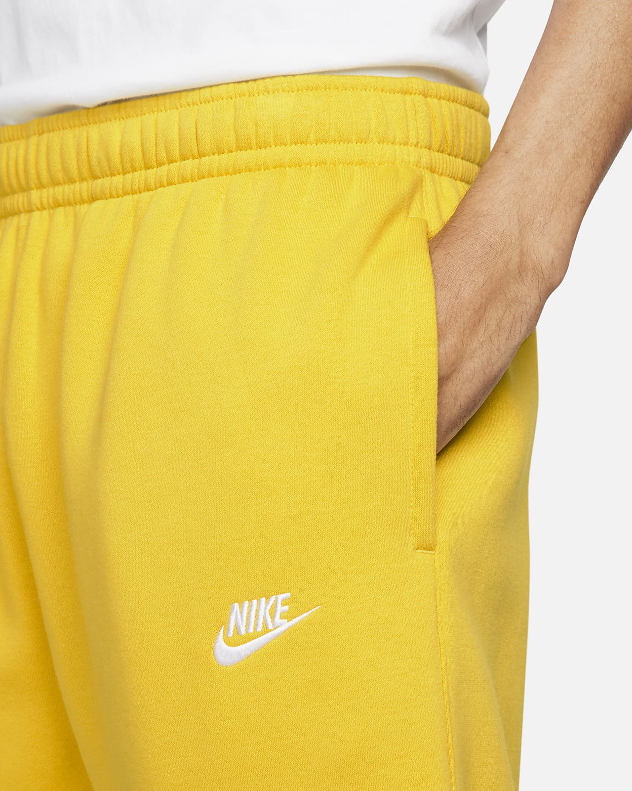 Nike Sportswear Club Jogginghose Fleece Vivid Sulfur BV2671-709