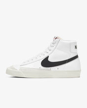 Lade das Bild in den Galerie-Viewer, Nike Blazer Mid ‘77 white black BQ6806-100
