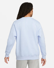 Lade das Bild in den Galerie-Viewer, Nike Sportswear Club Sweatshirt Fleece light marine BV2662-548

