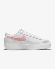 Lade das Bild in den Galerie-Viewer, Nike Blazer Low Platform white pink DJ0292-103
