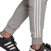 Lade das Bild in den Galerie-Viewer, Adidas Originals 3 Streifen Jogginghose grau GN3530
