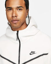Lade das Bild in den Galerie-Viewer, Nike Sportswear Tech Fleece Full-Zip Hoodie Phantom White Black CU4489-030

