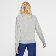 Lade das Bild in den Galerie-Viewer, Nike Sportswear Essential Sweatshirt grey BV4110-063
