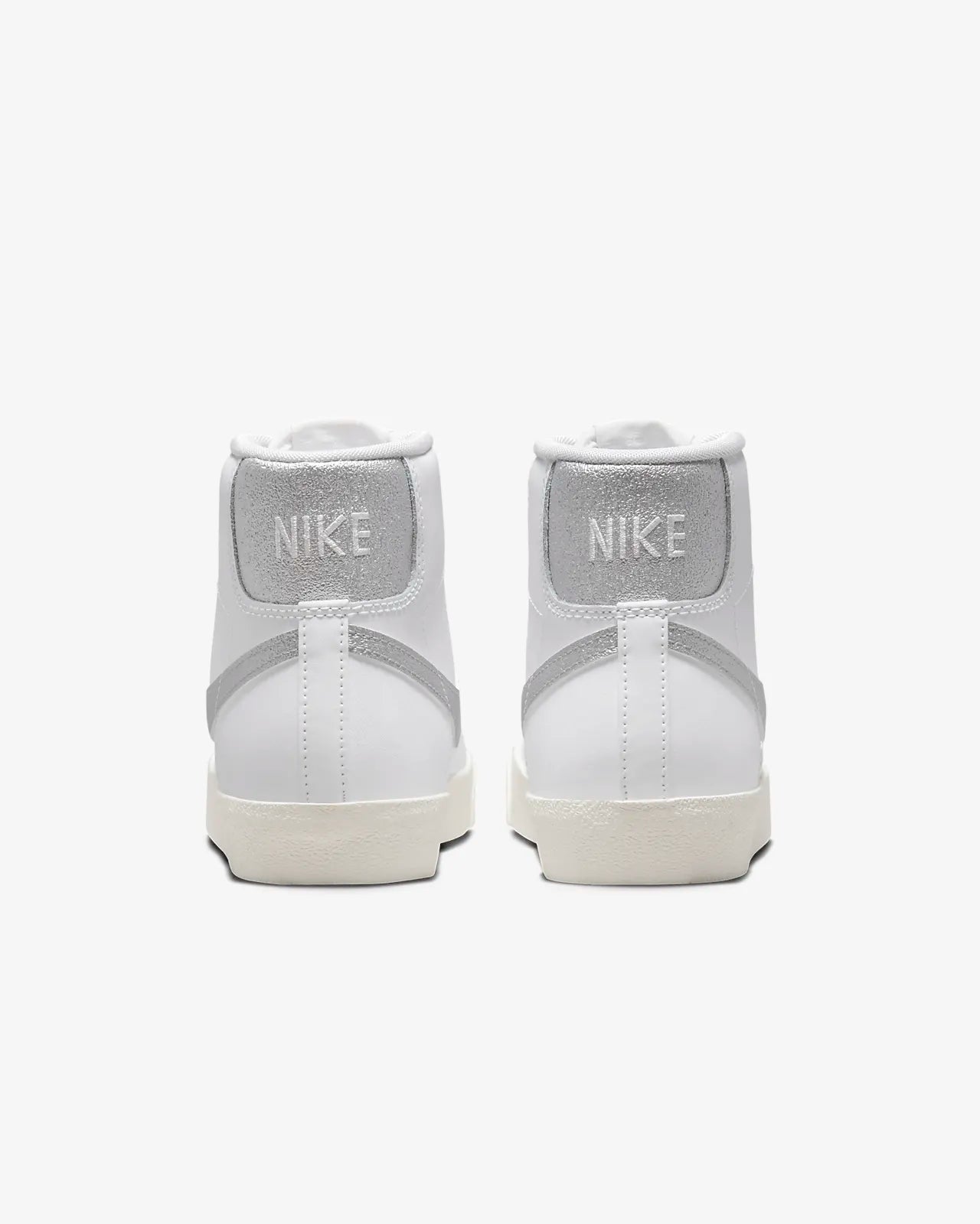 Nike Blazer Mid ‘77 Essential white silver DQ7574-100