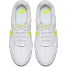 Lade das Bild in den Galerie-Viewer, Nike Air Force 1 Sage white lemon CW2652
