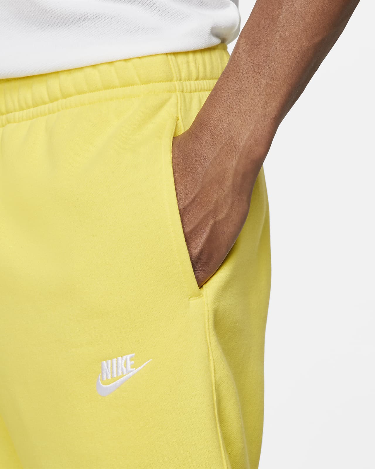 Nike Sportswear Club Jogginghose Fleece Yellow Strike BV2671-765