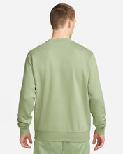 Lade das Bild in den Galerie-Viewer, Nike Sportswear Club Sweatshirt Fleece Oil Green BV2662-386
