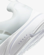 Lade das Bild in den Galerie-Viewer, Nike Air Presto White CT3550-100
