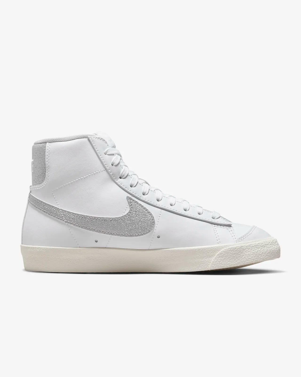 Nike Blazer Mid ‘77 Essential white silver DQ7574-100