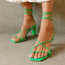 Lade das Bild in den Galerie-Viewer, Alohas Bellini Neon Green Sandale

