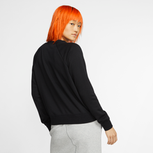 Lade das Bild in den Galerie-Viewer, Nike Sportswear Essential Sweatshirt black BV4112-010
