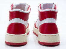 Lade das Bild in den Galerie-Viewer, Autry Action Shoes Sneaker Medalist Mid Men white red AUMMWB02
