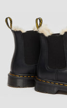 Lade das Bild in den Galerie-Viewer, Dr.Martens 2976 Leonore Chelsea Boots schwarz 21045001
