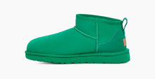 Lade das Bild in den Galerie-Viewer, UGG Classic Ultra Mini Boot Emeraldgreen 1116109
