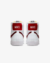 Lade das Bild in den Galerie-Viewer, Nike Blazer Mid ‘77 Next Nature white red DQ4124-103
