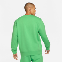 Lade das Bild in den Galerie-Viewer, Nike Sportswear Club Sweatshirt Fleece green BV2662-362
