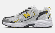 Lade das Bild in den Galerie-Viewer, New Balance MR530 UNX
