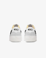 Lade das Bild in den Galerie-Viewer, Nike Blazer Low Platform white black DJ0292-101

