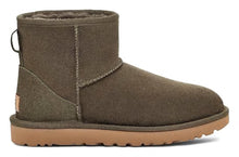 Lade das Bild in den Galerie-Viewer, UGG Classic Mini 2 Boot Forestnight 1016222
