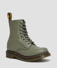 Lade das Bild in den Galerie-Viewer, Dr.Martens 1460 Pascal Khaki Green Virginia 27641384
