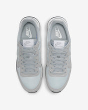 Lade das Bild in den Galerie-Viewer, Nike Internationalist grey white DR7886-002
