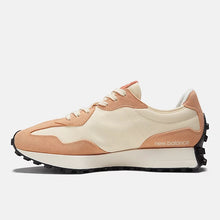 Lade das Bild in den Galerie-Viewer, New Balance MS 327 WC Macadamia nut sweet caramel
