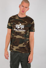 Lade das Bild in den Galerie-Viewer, Alpha Industries Basic T-Shirt Camo gruen braun Camouflage 100501C-408

