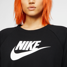 Lade das Bild in den Galerie-Viewer, Nike Sportswear Essential Sweatshirt black BV4112-010
